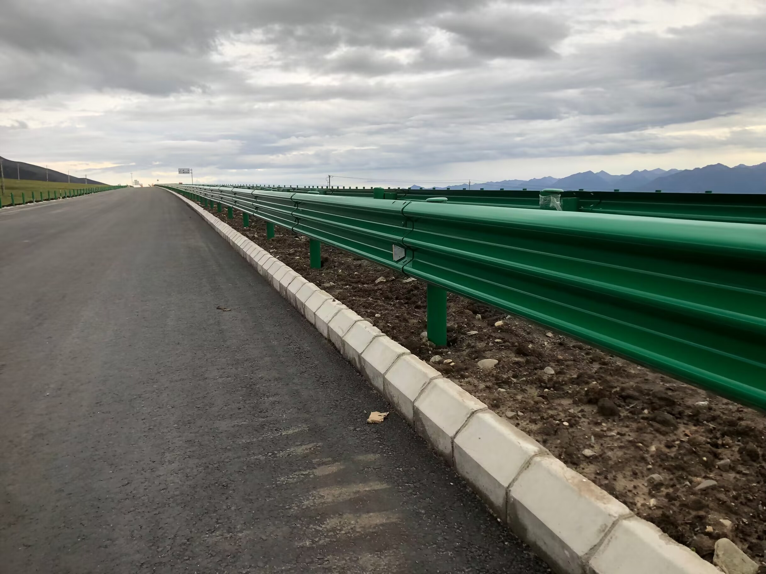 屏山县乡村公路波形护栏乡村公路波形护栏 - 推荐